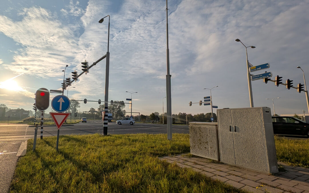 Aanleg glasvezelverbindingen tussen VRI-kasten