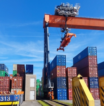 Case aanleg glasvezelinfrastructuur container terminal ECT